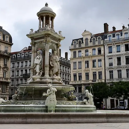 Cocon Cordeliers / 4 Voyageurs * Lyon